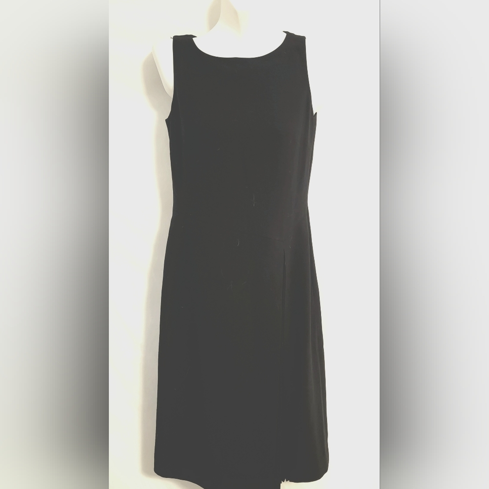 Ann Taylor Elegant Black Sleeveless Size 2 Dress